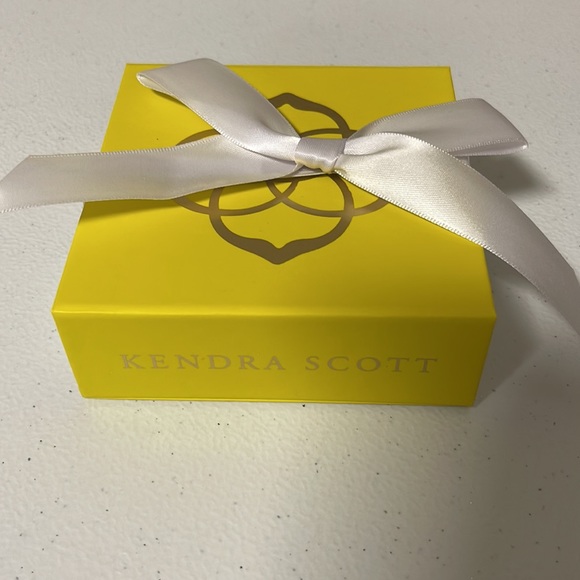 Kendra Scott Jewelry | Kendra Scott Cuff Bracelet.  Gold    Edie Style    New - Picture 7 of 7